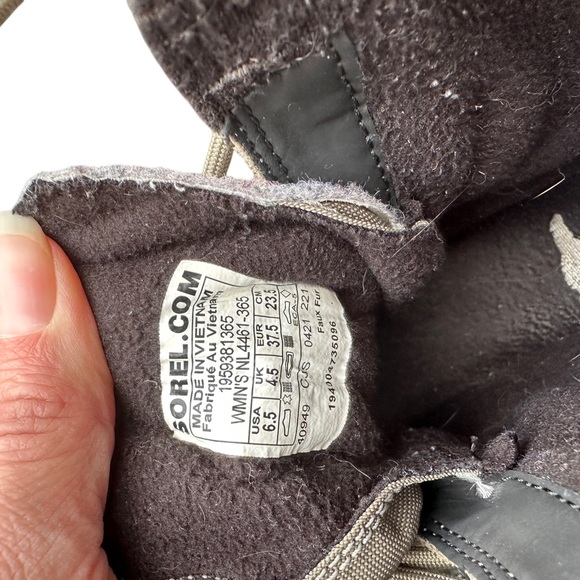 Sorel Womens Boots in Gray with green laces size 6.5 - Picture 5 of 7